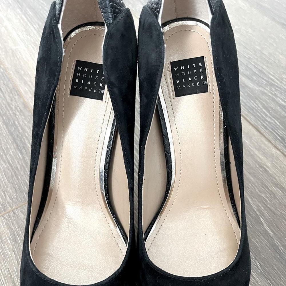 White House Black Market pumps. Size 7.